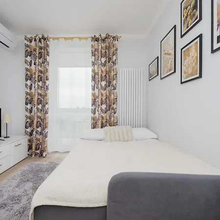 Modern Studio With Balcony By Rent Like * 华沙
